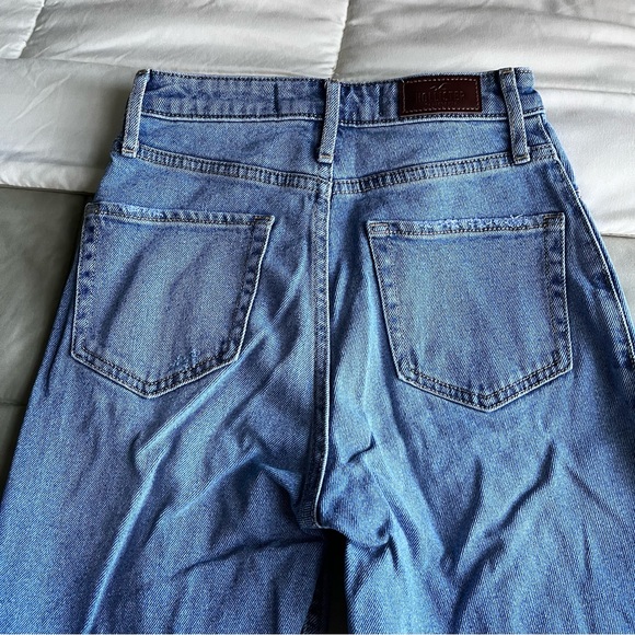 hollister • ripped high rise dad jeans - Picture 6 of 15